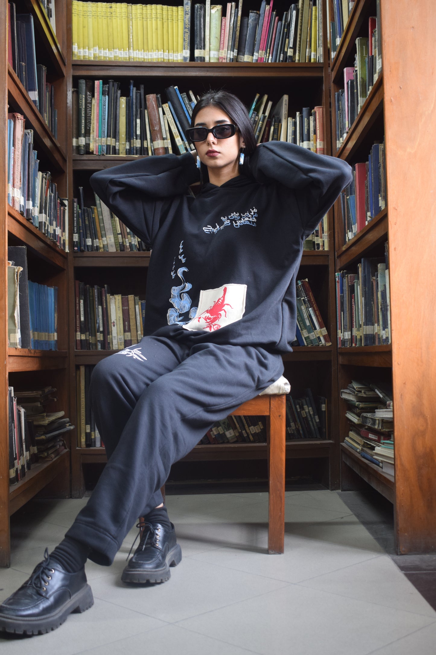 BLACK HOODIE