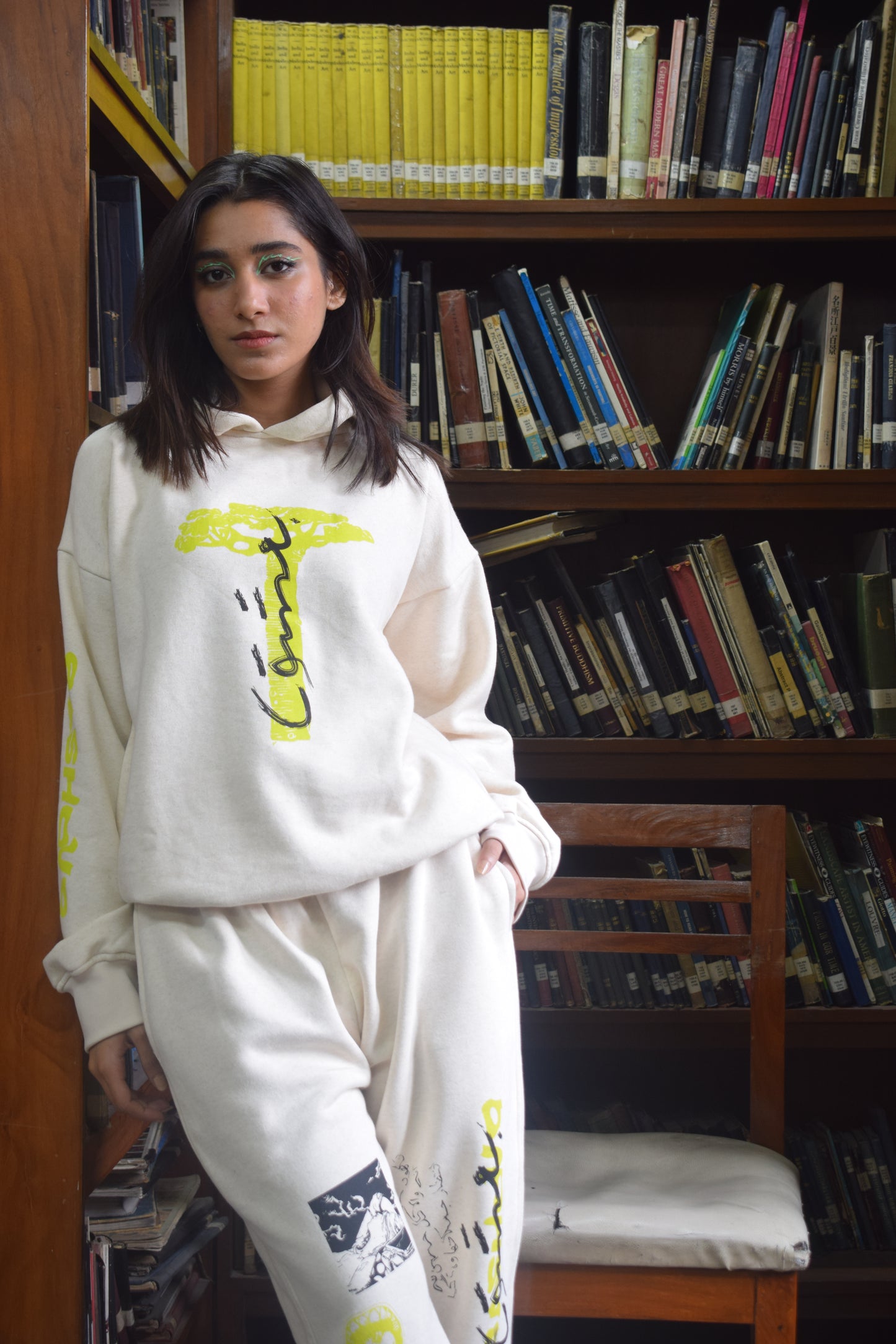 CREAM HOODIE